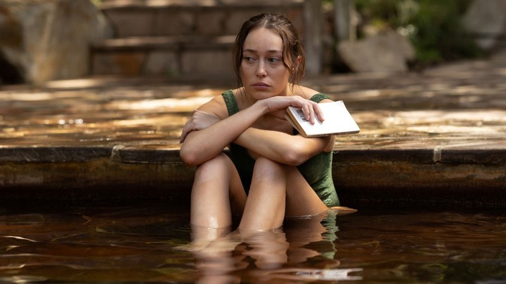 Milla (Alycia Debnam-Carey), la mujer enferna que "inspira" a Belle Gibson a montar un imperio.