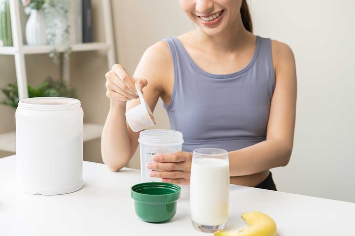 En el licuado se pueden combinar distintos ingredientes con proteína en polvo vegetal para ganar músculos al entrenar.