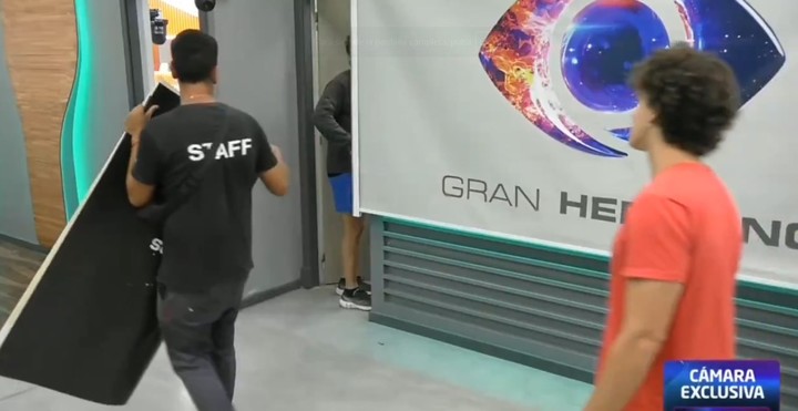 Devi se cruzó al personal de "Gran Hermano". Captura video.