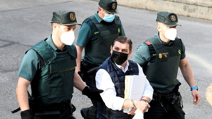 Imagen de 2021 de El Rey del Cachopo ante la Justicia. Foto: EFE.