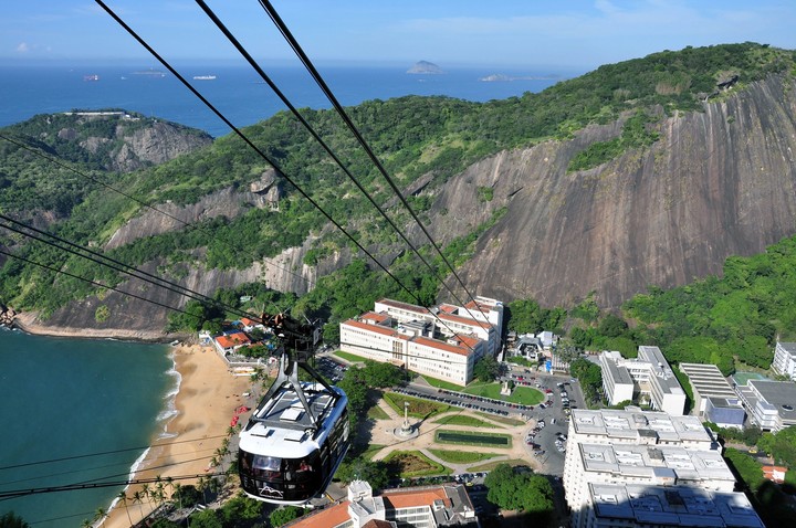 El morro de Urca desde el teleférico, en Río. Foto Alexandre Macieira / RioTur