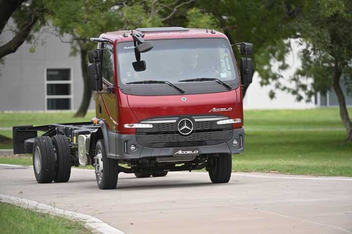 El nuevo y robusto Mercedes-Benz Accelo 1116/39.