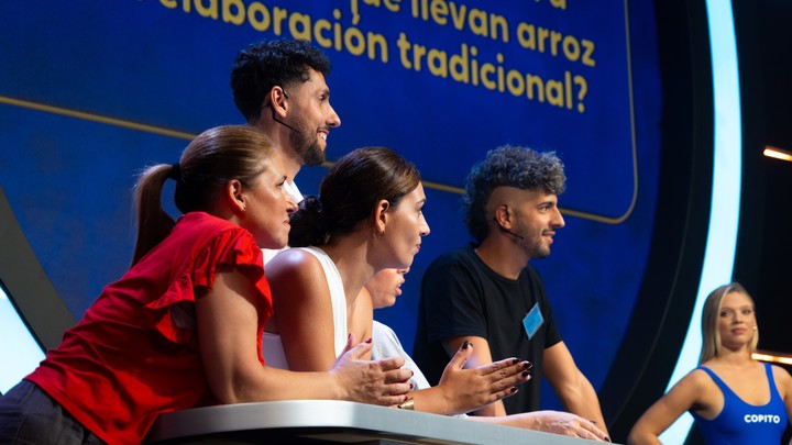 Fernanda Iglesias y el 'Negro' Molinero participando de "The Balls!". Foto: eltrece