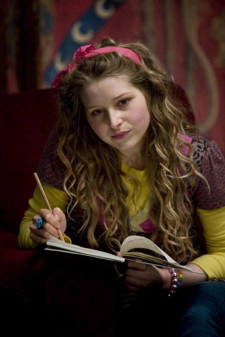 Jessie Cave fue seleccionada para su papel en Harry Potter entre 7000 chicas y saltó a la fama en 2009 (Foto: @PotterWorldUK)