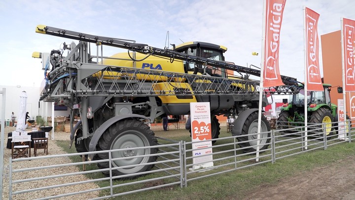 Galicia llevó a Expoagro 2025 distintas alternativas para comprar maquinaria con financiación.