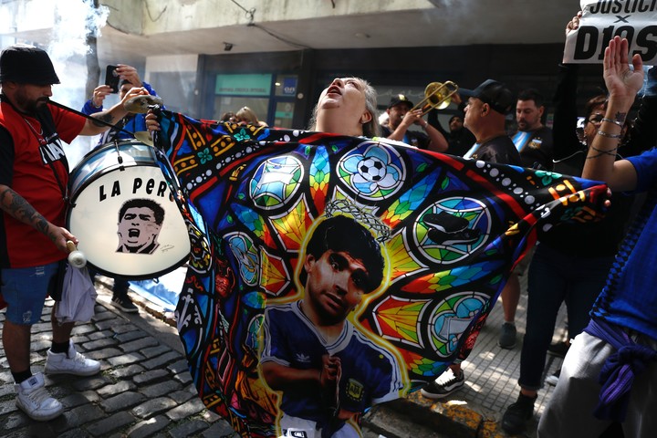 Apoyo a la familia en el inicio del juicio por la muerte de Diego Maradona.