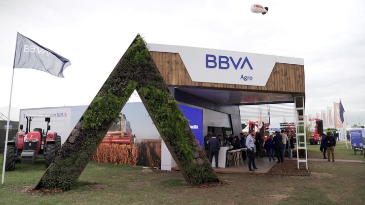 BBVA pone a disposición de sus clientes créditos en dólares a tasa 0%.