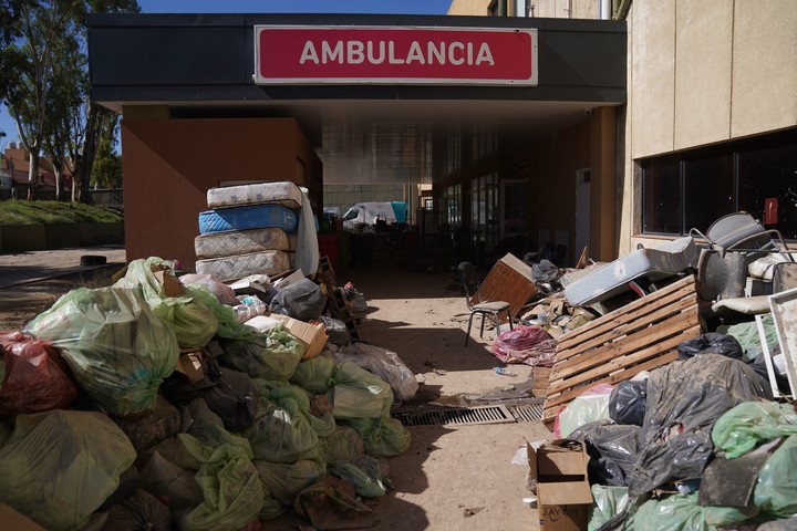 El Hospital General Interzonal Dr. José Penna luego de la inundación. No pudo volver a ponerse operativo. Foto Juano Tesone / Enviado especial 