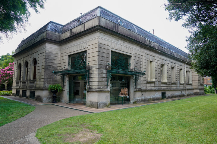 El ingreso al museo se realiza por lo que era la puerta "trasera" de la vivienda familiar. Foto Maxi Failla