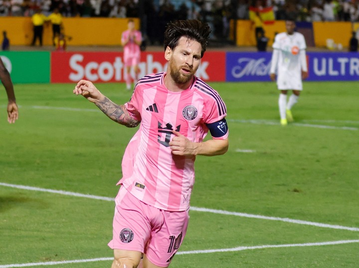 Messi volvió a jugar y marcó el 2-0 del Inter Miami en Jamaica. Foto: REUTERS / Gilbert Bellamy.