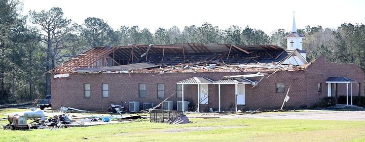 Ya son al menos 35 los muertos por tornados y temporales en Estados Unidos. Foto EFE