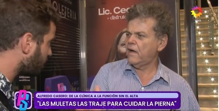 A fines de enero de este año, Alfredo Casero se había presentado al teatro con bastón. Captura TV