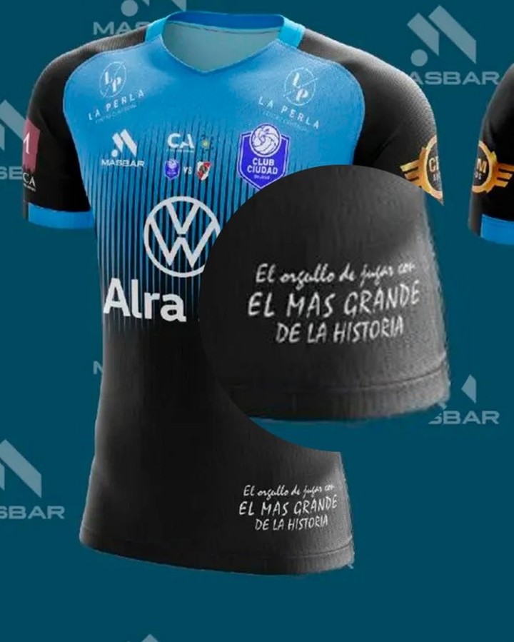 La camiseta especial de Ciudad Bolívar para el partido contra River por la Copa Argentina.