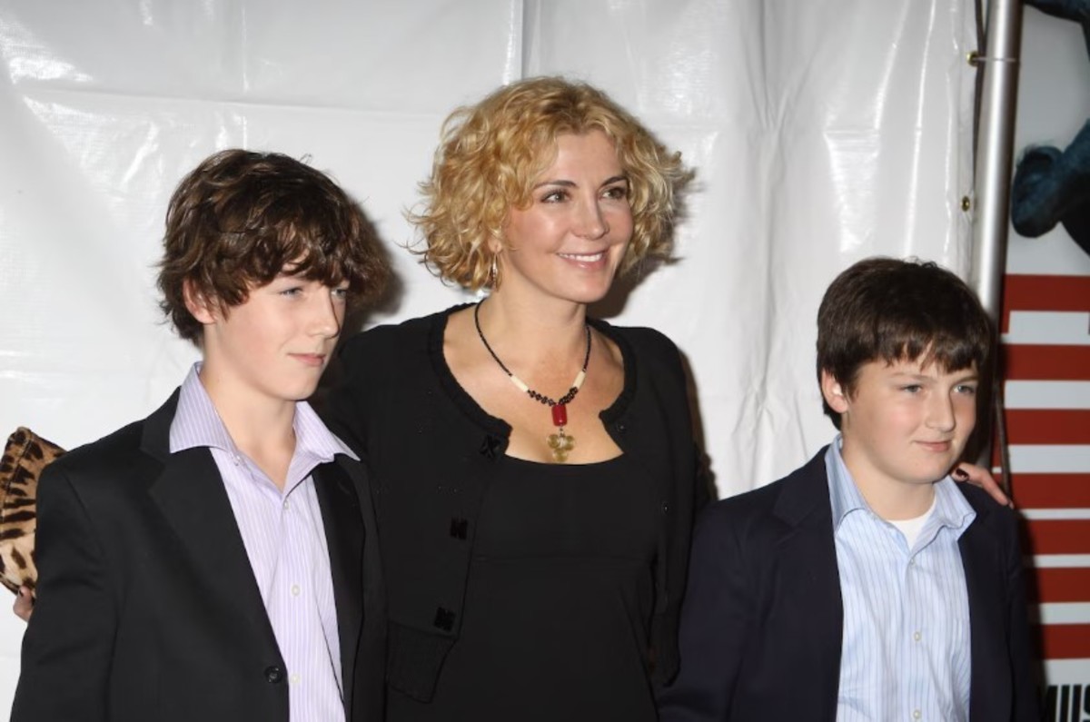 Natasha Richardson junto a sus dos hijos, Michael y Daniel, quienes tenían 12 y 13 años cuando sucedió el accidente.