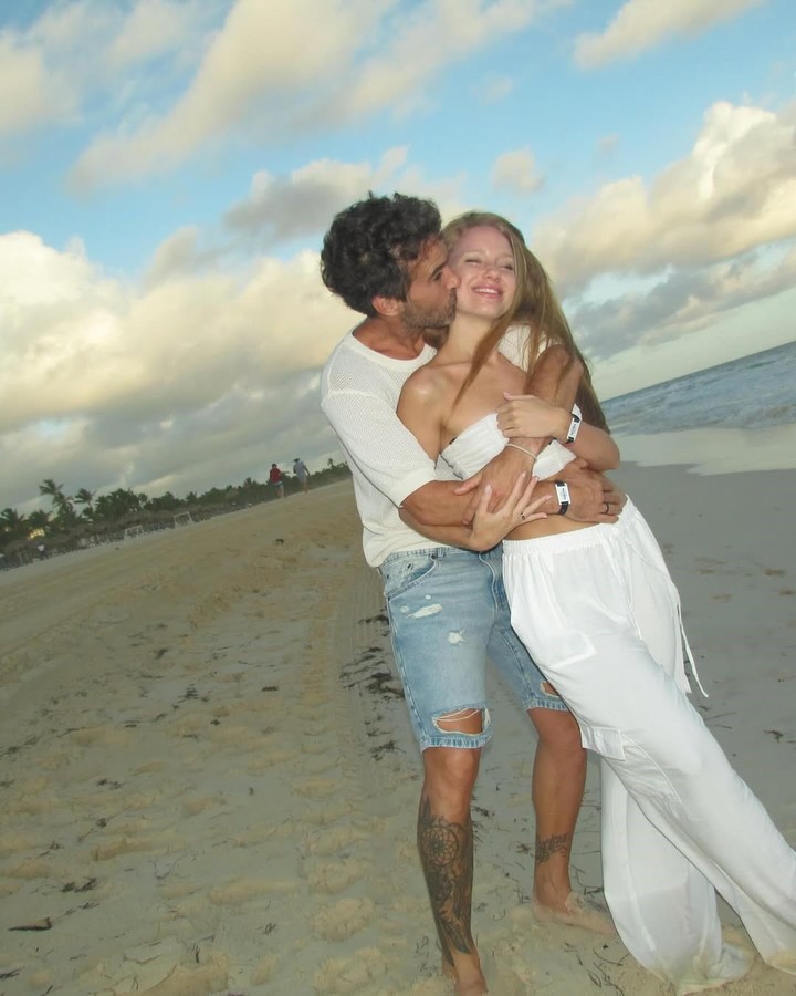 Nicolás Cabré junto a Rocío Pardo en Punta Cana, Republica Dominicana.