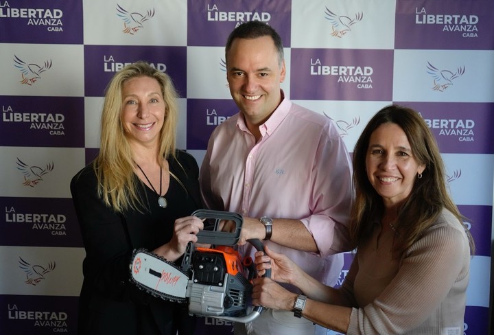 Karina Milei, Manuel Adorni y Pilar Ramírez.