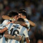 Argentina, sin Messi, le ganó con autoridad e inteligencia a Uruguay y dio señales de que sigue siendo la mejor selección del mundo