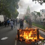 En alerta por una nueva marcha frente al Congreso, el Gobierno ajusta el operativo y esperan más gente en la calle