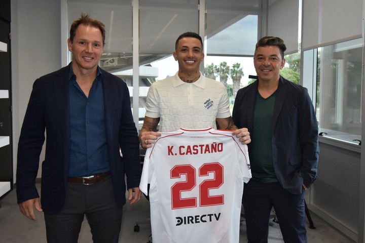 Jorge Brito, Kevin Castaño y Marcelo Gallardo, en el Monumental.