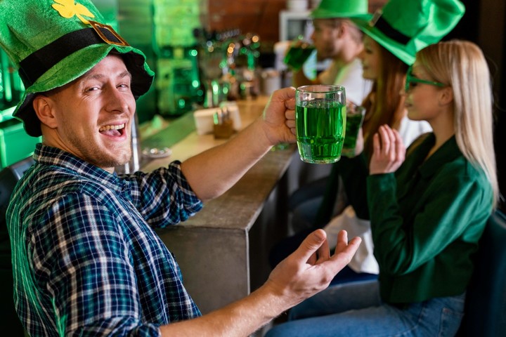 Día de San Patricio hoy 17 de marzo en Argentina. Foto: Freepik.