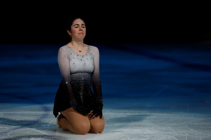 El emotivo homenaje de la patinadora sobre hielo a su papá, el argentino que murió en la tragedia aérea de Potomac. Foto Reuter
