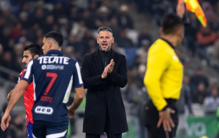 Martín Demichelis dirige a Monterrey desde agosto de 2024. Foto: Miguel Sierra / EFE.