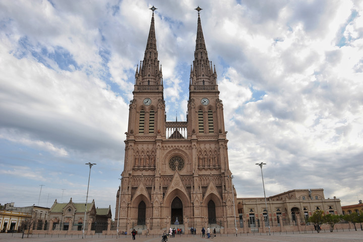 Luján lidera el ranking de las escapadas más buscadas, gracias a su Basílica y su entorno natural. Foto: Archivo Clarín. 