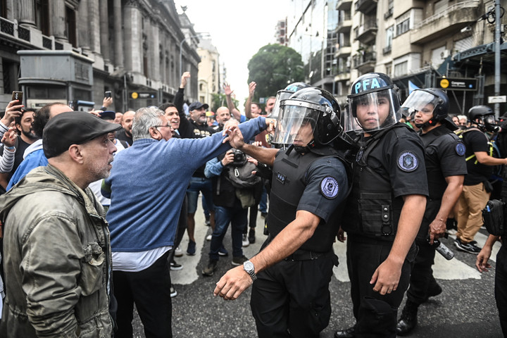 Incidentes en la marcha de los jubilados en el Congreso. Foto: Federico López Claro