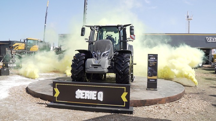 Valtra volvió a ser el Tractor Oficial de Expoagro.