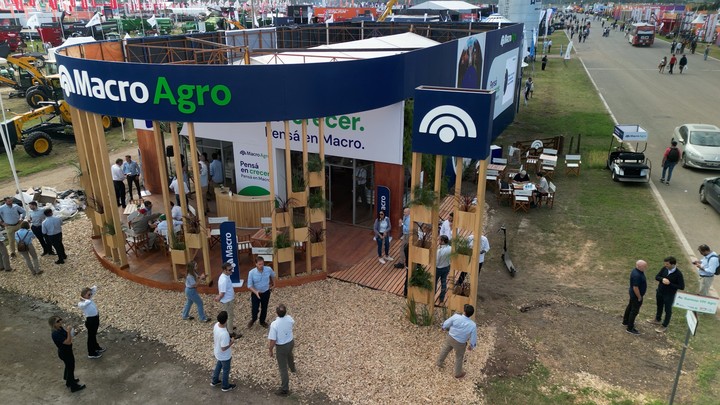 El stand de Banco Macro en Expoagro 2025, muy visitado por los productores en busca de créditos.