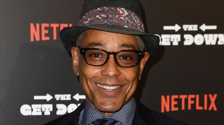 Giancarlo Esposito interpreta al "muerto" en la Casa Blanca. 