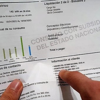 Santiago Caputo frenó un mecanismo para financiar obras que eviten cortes de luz: cortocircuito con Economía