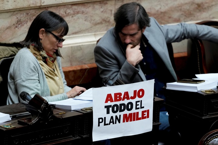 Romina del Plá, dirigente de la lista Multicolor, del Partido Obrero. Foto: AP