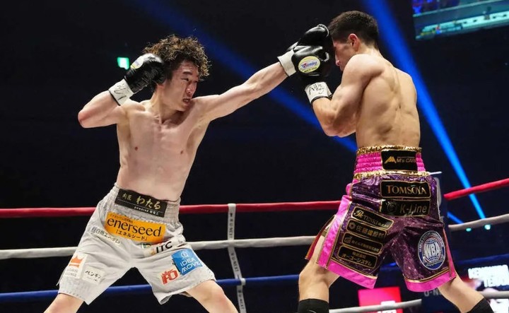 Kenshiro Teraji lanza un certero jab durante el combate con Seigo Yuri Akui. Foto: Consejo Mundial de Boxeo.