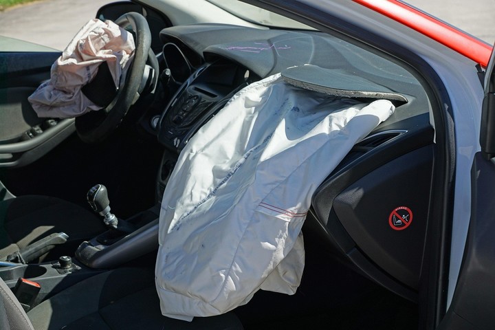 Los airbags pueden reducir entre un 20% y un 30% la mortalidad en choques frontales, según estudios globales.
 Foto: Pixabay