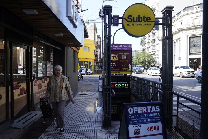 Servicio de Subte interrumpido por falla técnica. Foto: Maxi Failla 