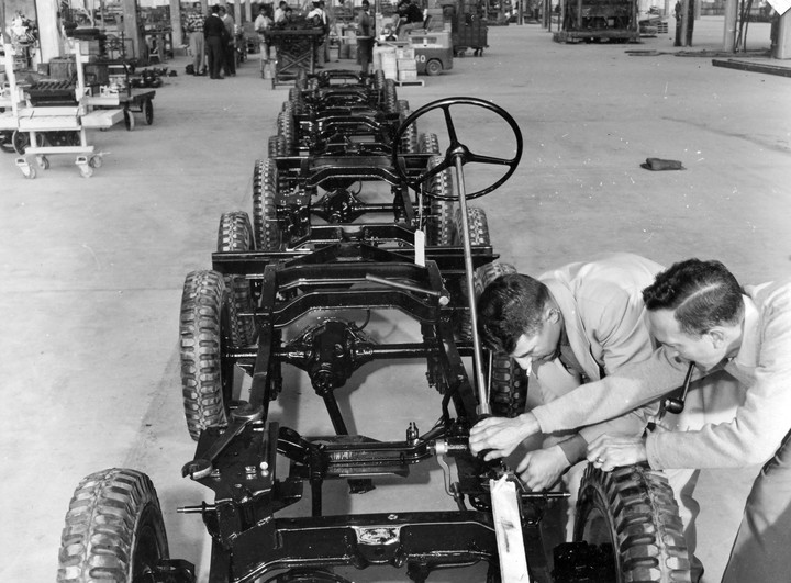 El primer vehículo fabricado en Santa Isabel fue el Jeep IKA (1956)