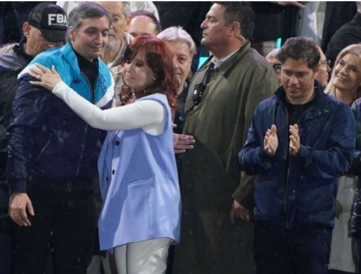 Enfrentados. Cristina y Máximo Kirchner se sienten en guerra con Axel Kicillof.