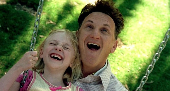 Dakota Fanning, que era una niña, y Sean Penn: hija y padre en el filme. 
