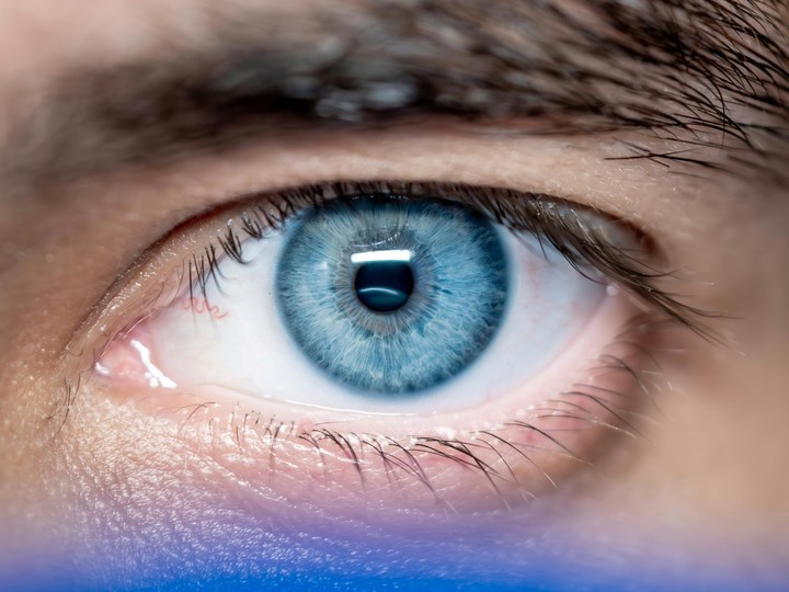 El paciente sufrió una celulitis orbitaria, una infección que afecta los tejidos que rodean el ojo.  Foto ilustrativa: Pexels.