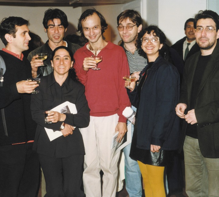 Orly junto a Jorge Macchi, Ernesto Ballesteros, Pablo Siquier, Miguel Harte, Magdalena Jitrik y Fabio Kacero. (gentileza Ruth Benzacar).