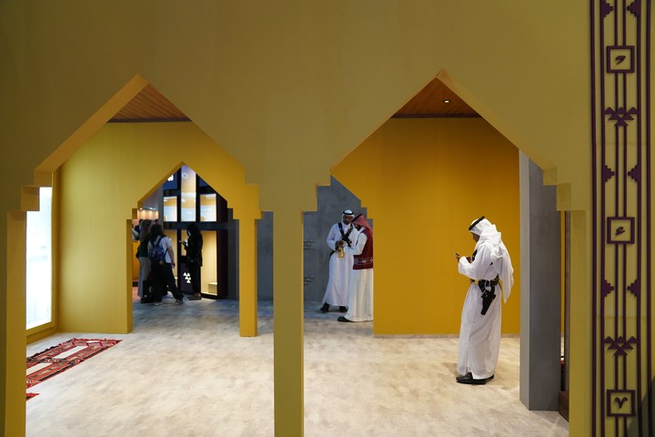 Stand de Riad, la capital Arabia Saudita, en la Fera del Libro. Foto: Juano Tesone.