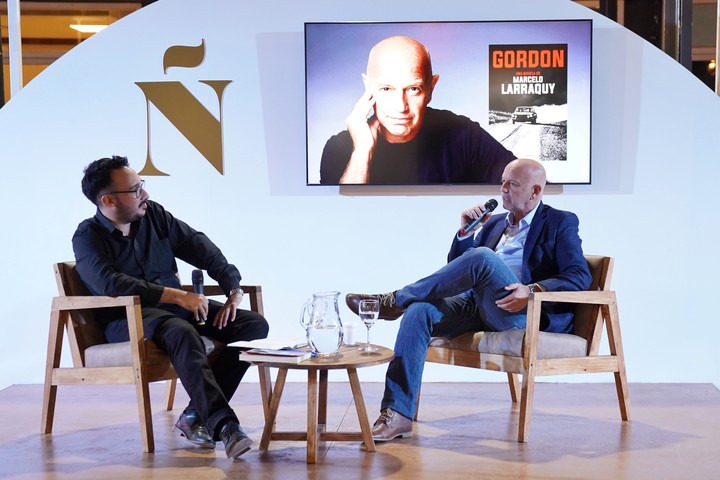 Marcelo Larraquy presentó "Gordon" en espacio cultural Clarín / Ñ de la Feria del Libro. Fotos: Martín Bonetto.