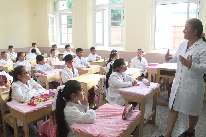 La antigüedad de los docentes y directores en la escuela es clave para el buen rendimiento. Foto: Télam
