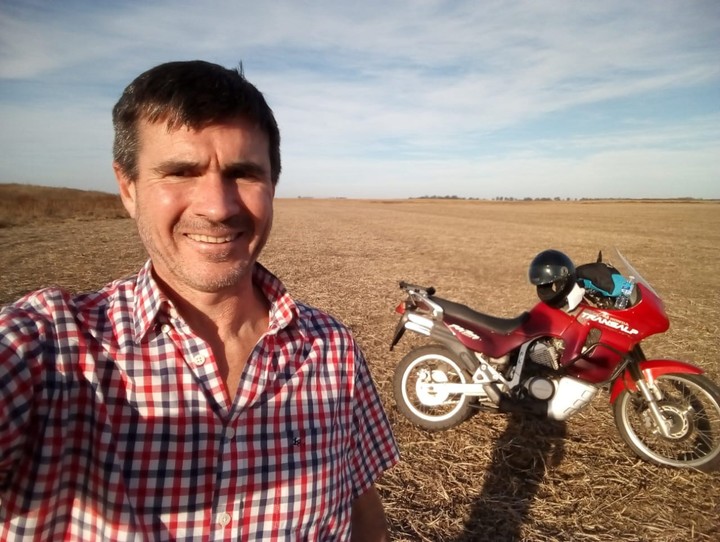 Francisco y una de sus pasiones, las motos, y viajar en ellas por todo el país.