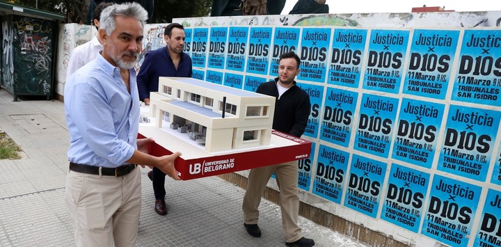 Maqueta de la casa donde murió Diego Maradona. Foto Francisco Loureiro.