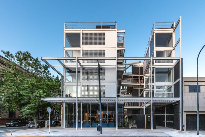 Edificio Darwin (proyecto estudio Hermanos Goldenberg), construcción Idero. Foto Federico Kulekdjian