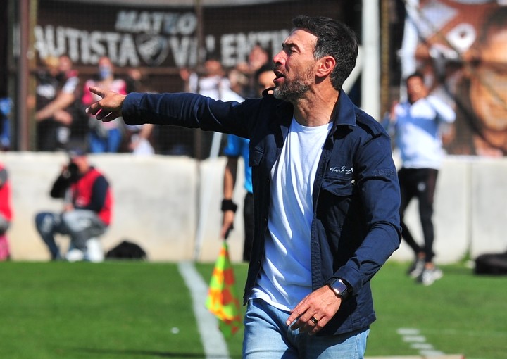 Kily González jugó en Boca y tuvo buenos pasos como DT de Central y Unión.