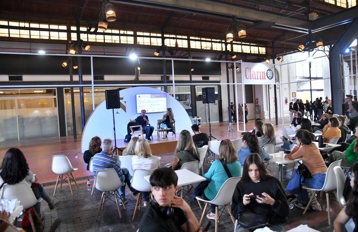 Martín Kohan presentó su primera novela infantil en el espacio cultural Clarín / Ñ . Foto: Enrique García Medina.