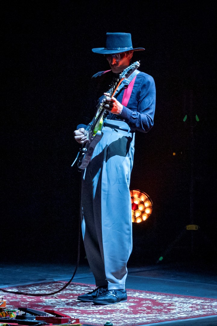 Steve Vai, uno de los dos guitarristas de BEAT. Foto de prensa gentileza Ake Music